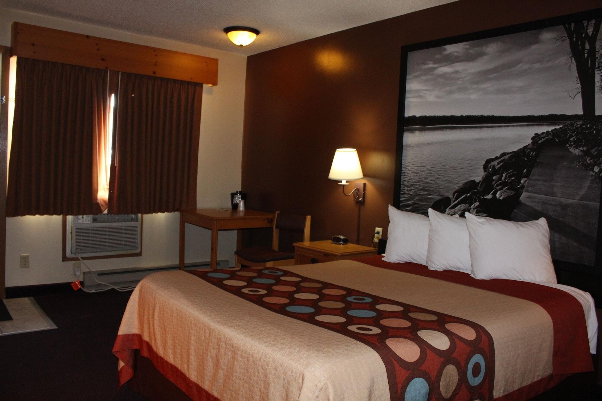 Super 8 By Wyndham Chamberlain Sd Hotel Екстериор снимка