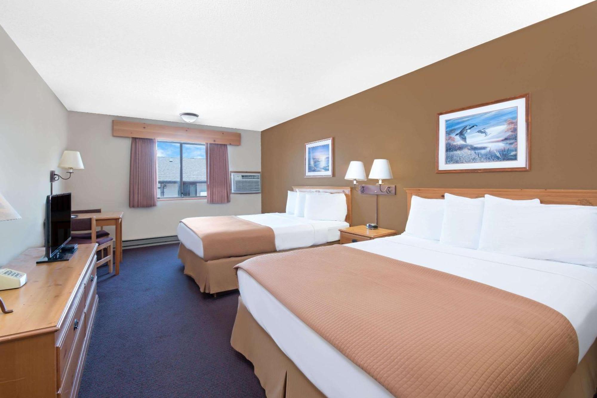 Super 8 By Wyndham Chamberlain Sd Hotel Екстериор снимка